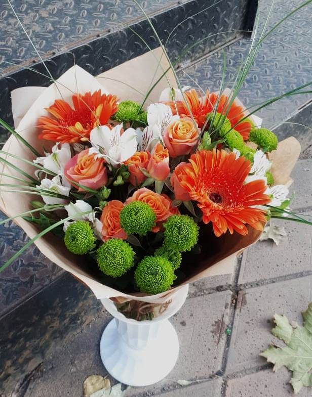 Букет цветов из: Герберы, Хризантемы, Альстромерии и Розы в Гаевской