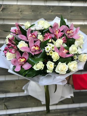 Букет цветов из: Розы и Хризантемы в Гаевской
