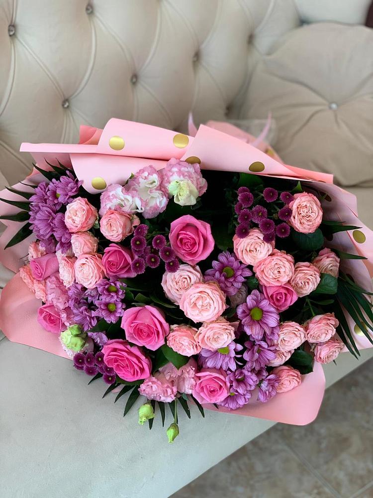 Букет цветов из: Хризантемы, Розы и Лизиантусы в Гаевской