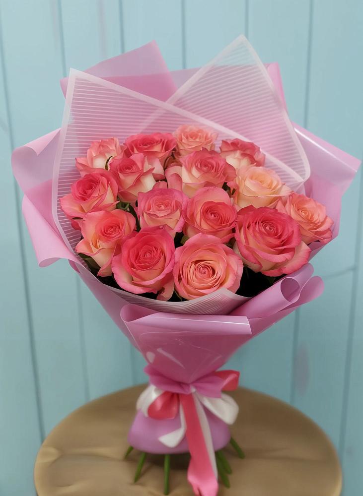 Букет 15 Розовых роз Равель в Гаевской