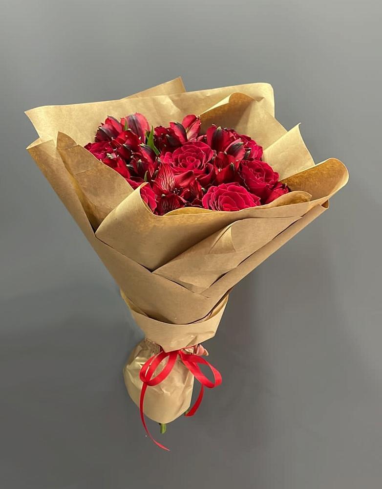 Букет цветов из: Альстромерии и Розы в Гаевской