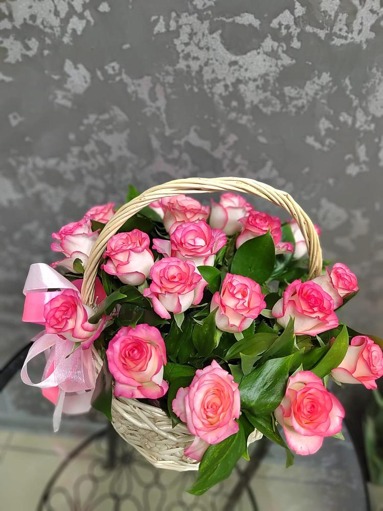 Цветочная композиция из Розы в корзине в Гаевской