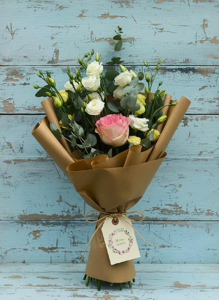 Букет цветов из: Розы и Лизиантусы в Гаевской