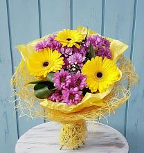 Букет цветов из:  Хризантемы и Герберы в Гаевской