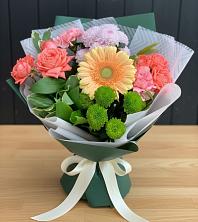 Букет цветов из:  Гвоздики, Розы, Герберы и Хризантемы в Гаевской