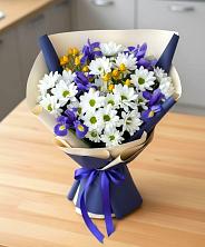 Букет цветов из:  Розы, Ирисы и Хризантемы в Гаевской