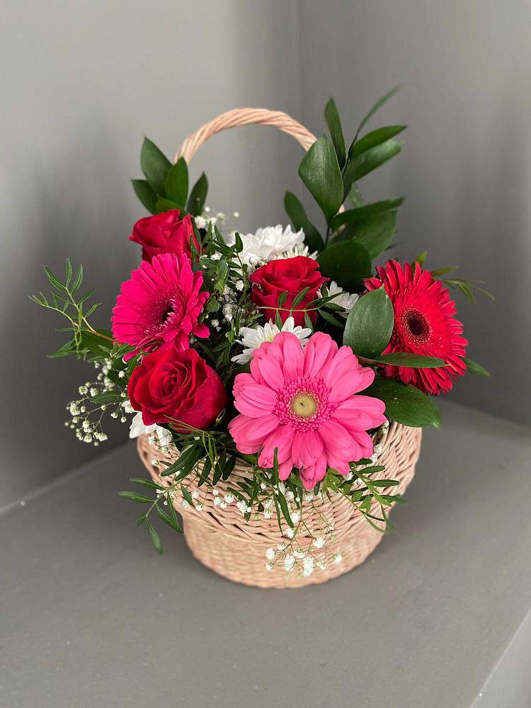 Цветочная композиция из Розы, Хризантемы и Герберы в корзине в Гаевской