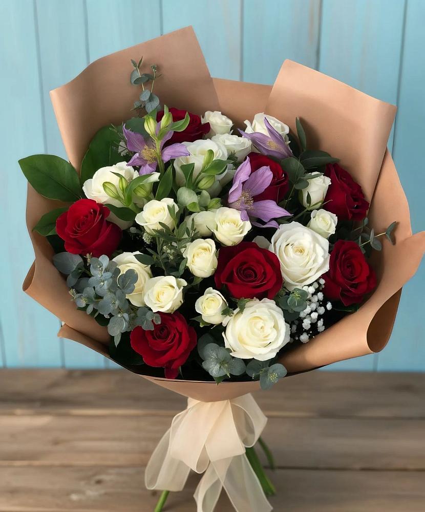Букет цветов из: Розы и Альстромерии в Гаевской