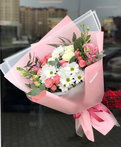 Букет цветов из: Розы, Лизиантусы и Хризантемы в Гаевской